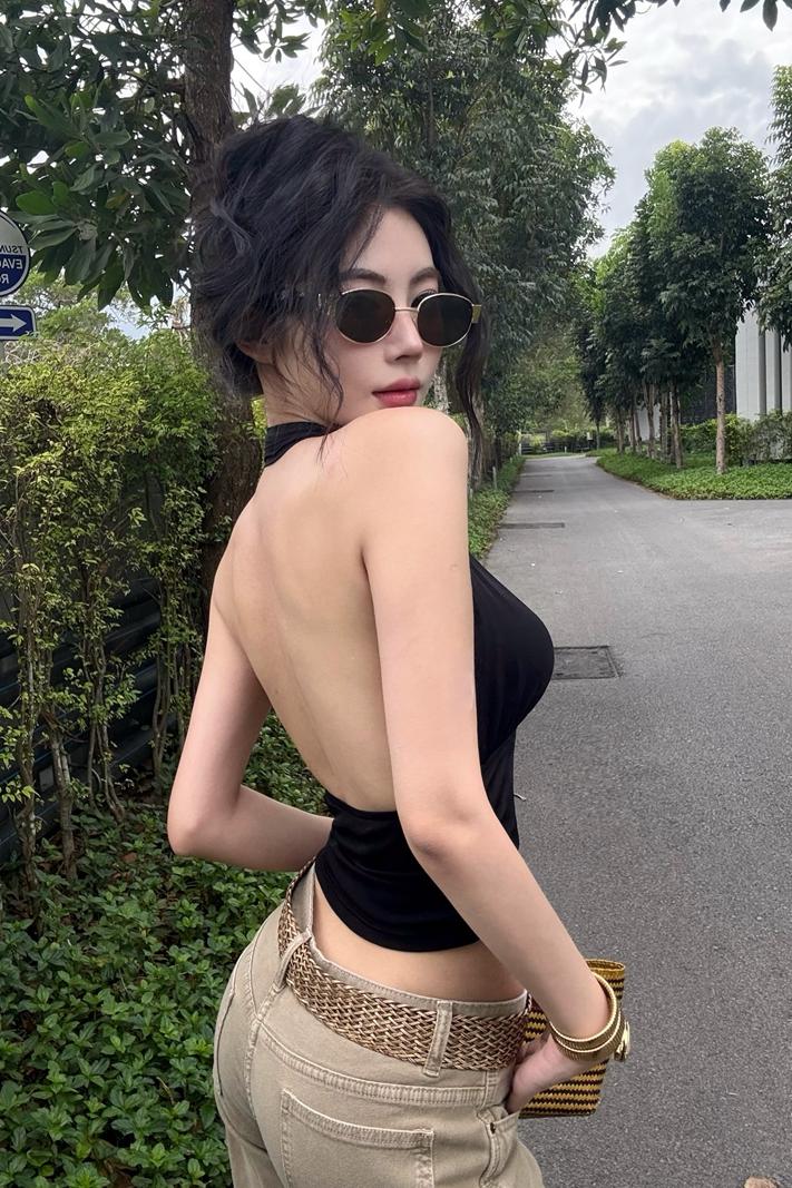 💕時尚V領褶皺掛脖收腰吊帶網紗上衣