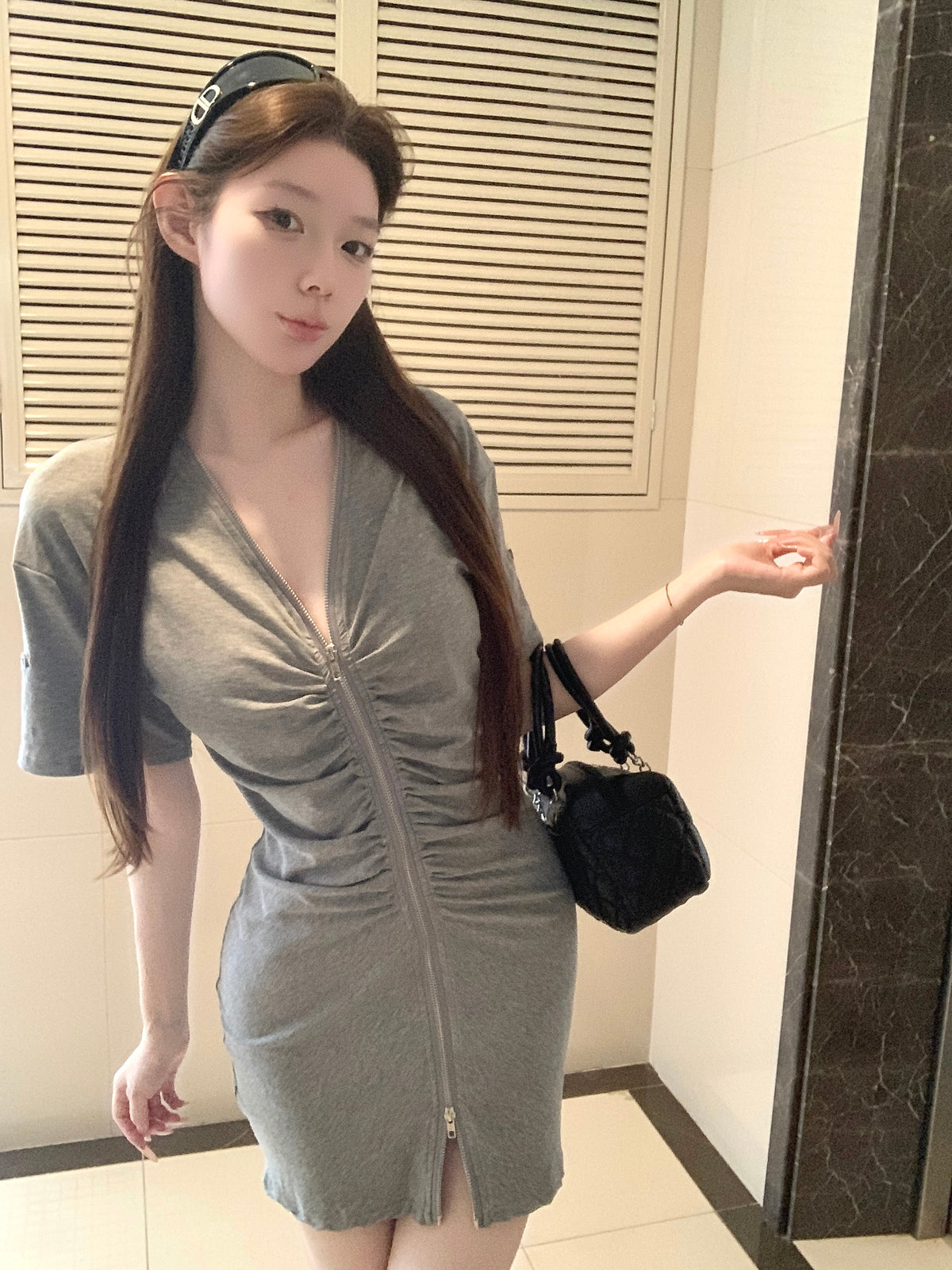 💕休閒簡約韓系黑色收腰V領拉鍊短裙
