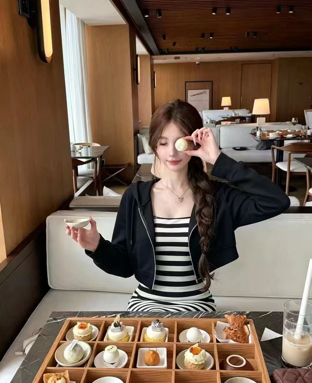 💕韓系休閒百搭小外套+辣妹針織條紋連衣裙兩件套