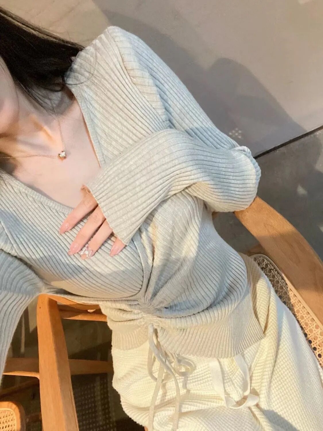 💕法式不規則扭結V領針織長袖毛衣