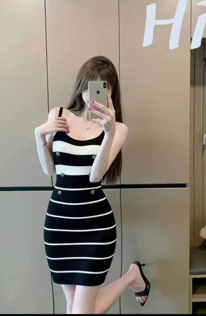 💕休閒慵懶小香風撞色條紋吊帶連衣裙