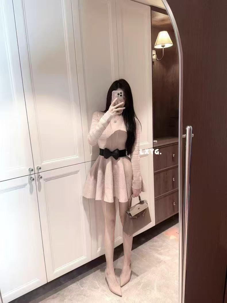 💕法式名媛V領蝴蝶結針織收腰澎澎短裙