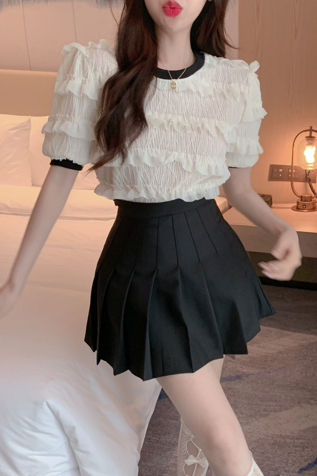 💕法式溫柔可愛木耳邊圓領顯瘦上衣