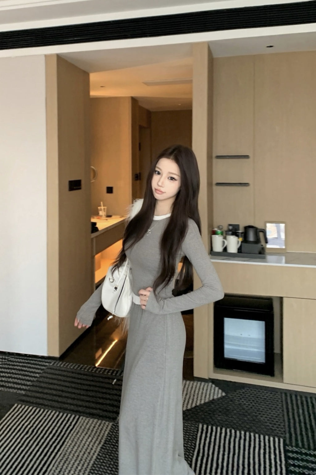 💕磨毛加絨修身圓領撞色短上衣+寬鬆半長裙兩件套