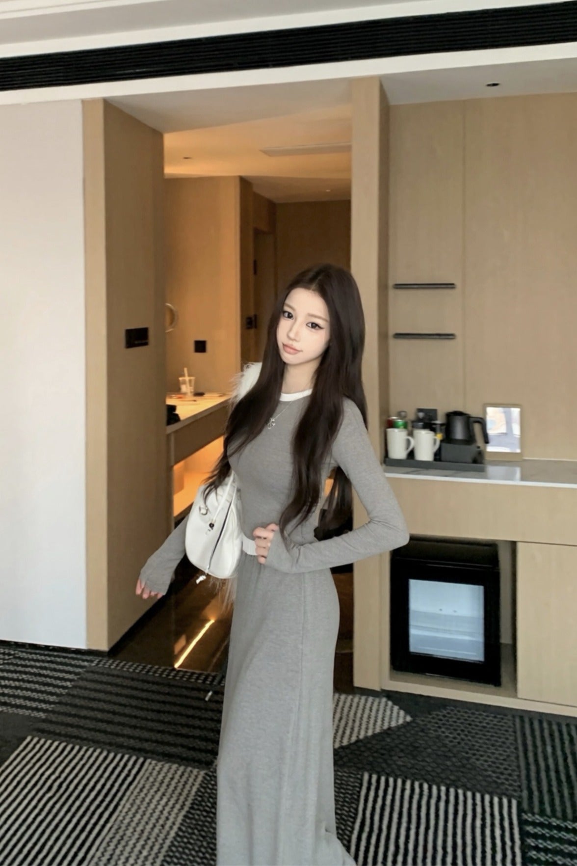 💕磨毛加絨修身圓領撞色短上衣+寬鬆半長裙兩件套