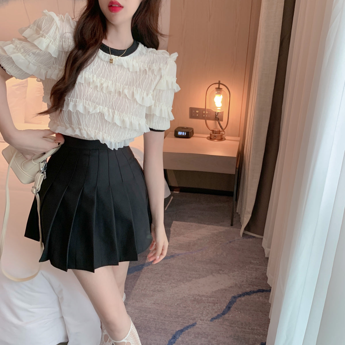 💕法式溫柔可愛木耳邊圓領顯瘦上衣