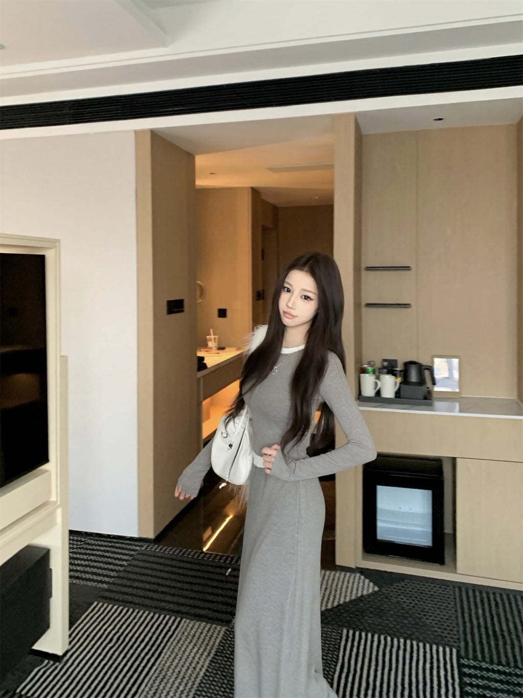 💕磨毛加絨修身圓領撞色短上衣+寬鬆半長裙兩件套