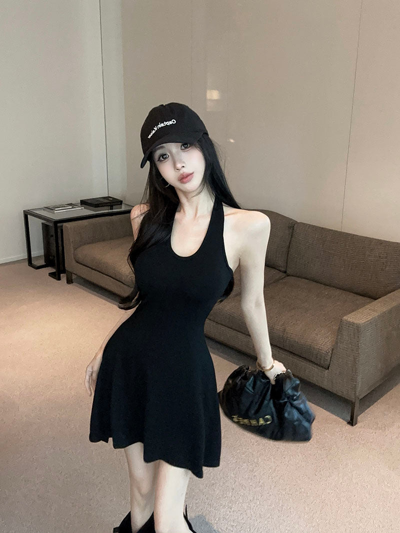💕百搭簡約性感露背掛脖針織短傘裙