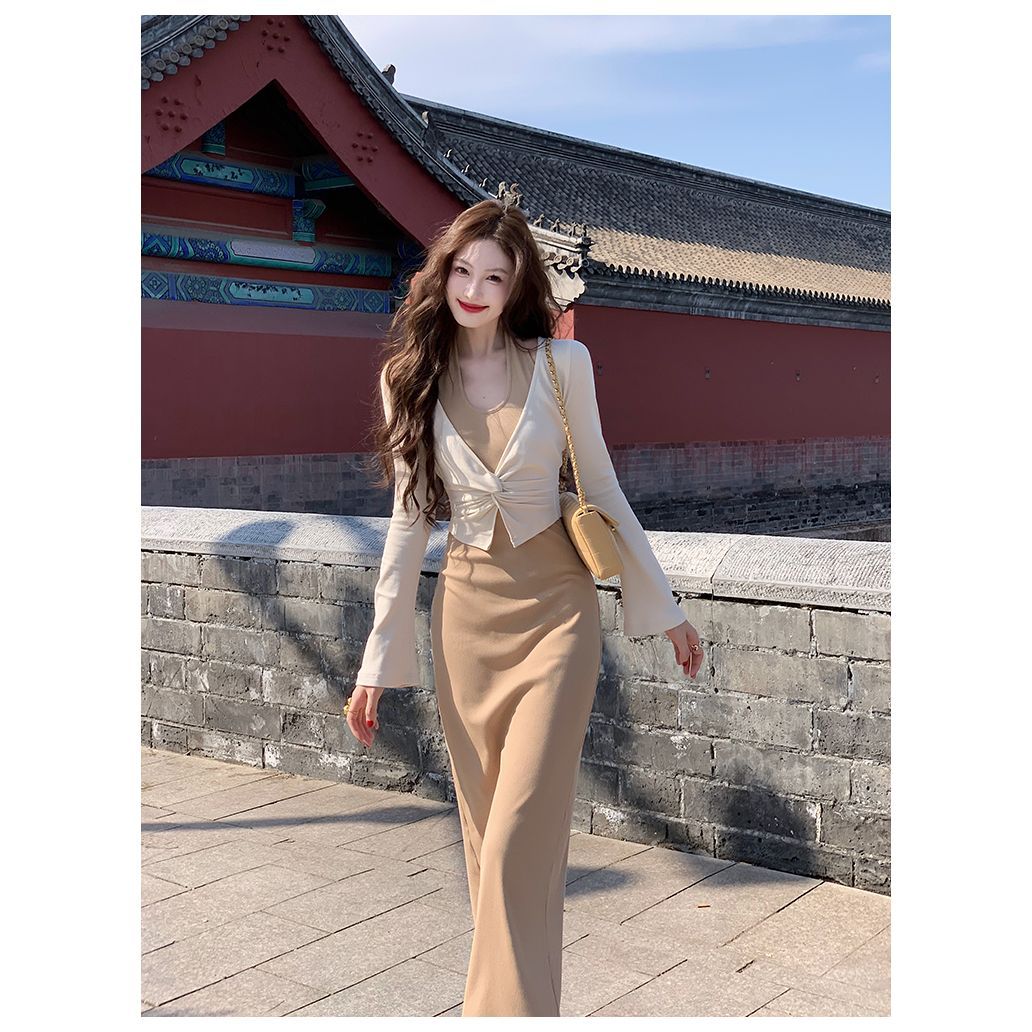 💕休閒氣質百搭扭結假兩件掛脖修身顯瘦連衣裙
