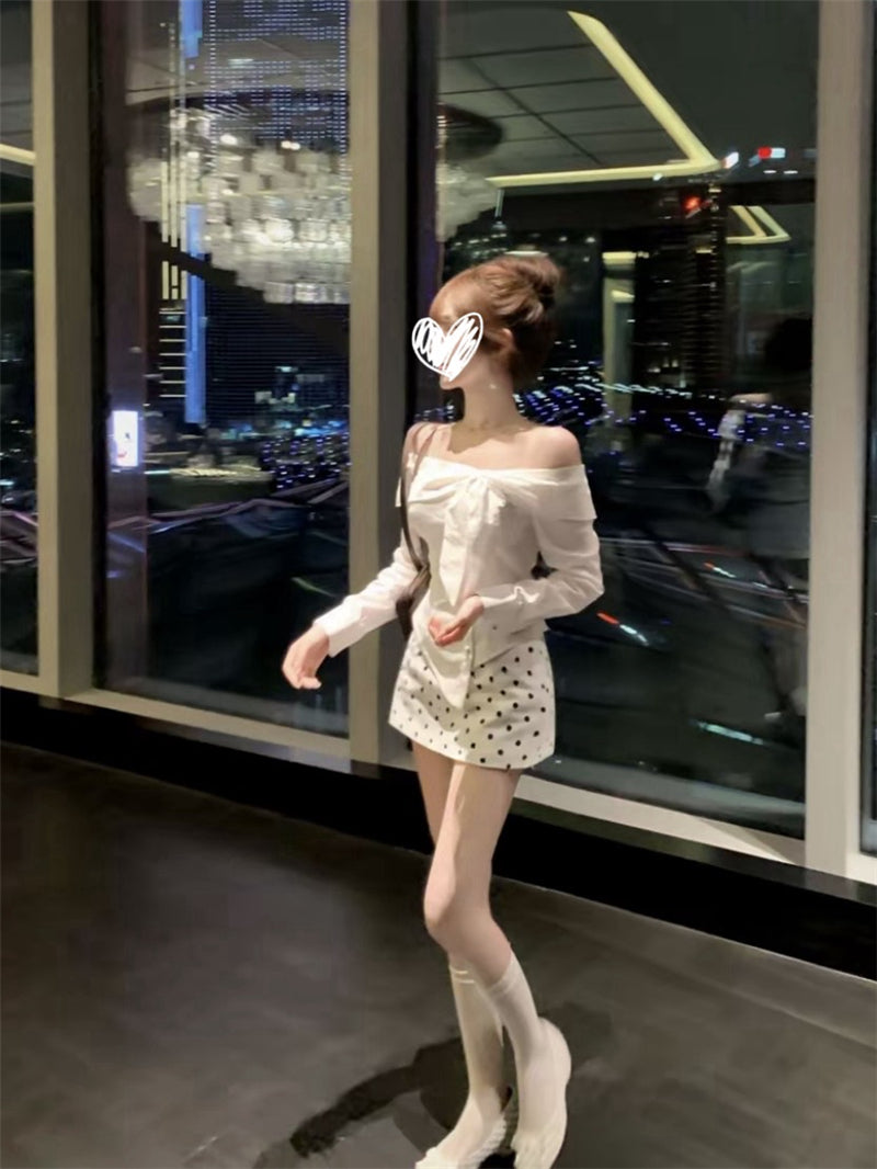 💕韓系一字肩扭結上衣配點點短裙兩件套