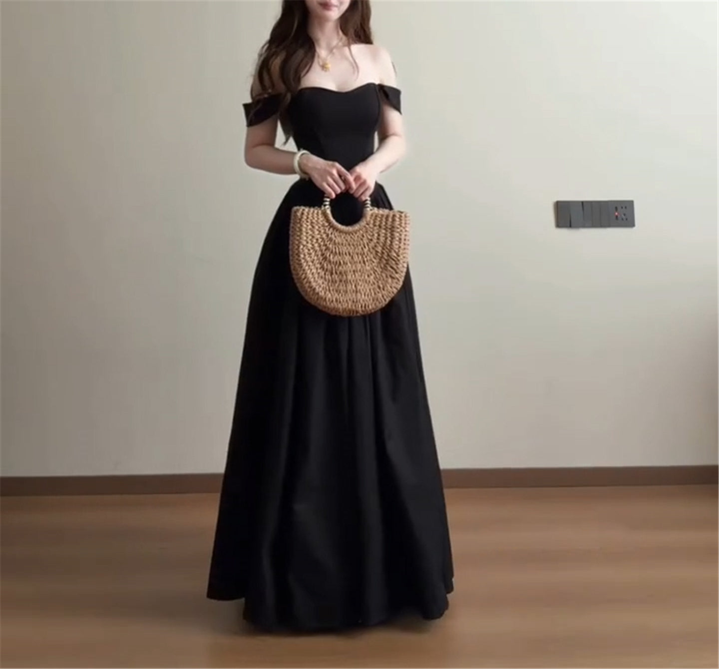 💕法式赫本風黑色吊帶連身裙