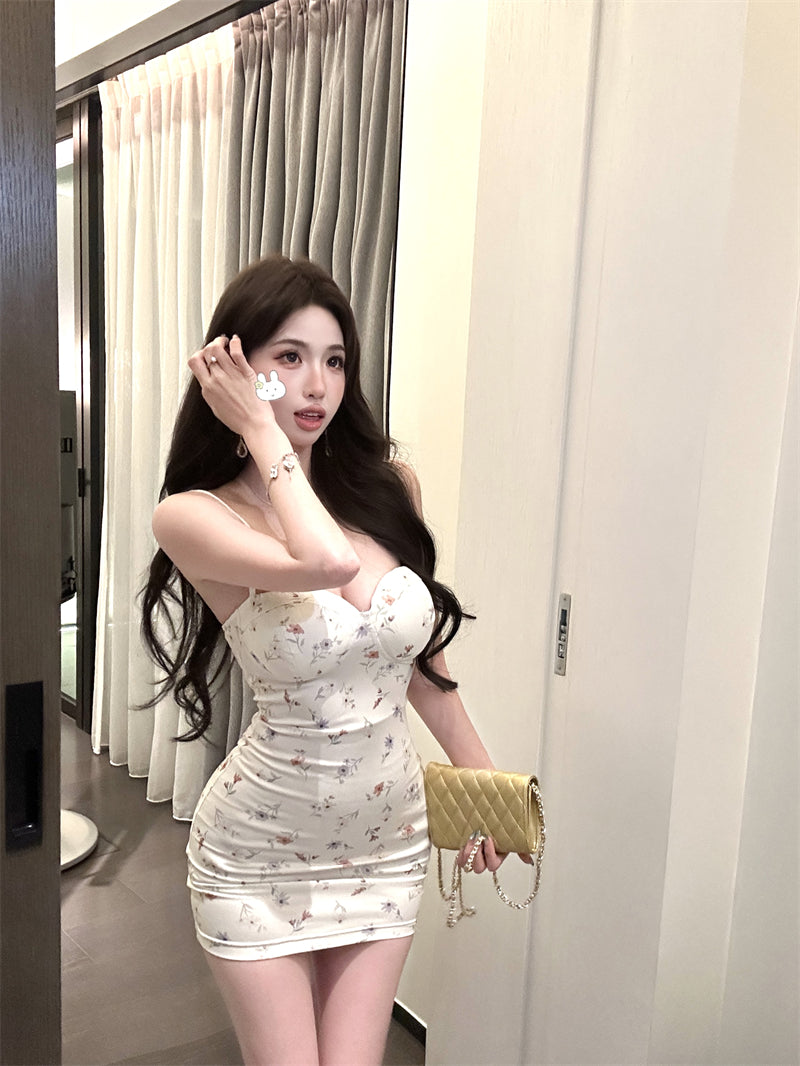 💕約會性感少女感碎花彈力抹胸吊帶連衣裙