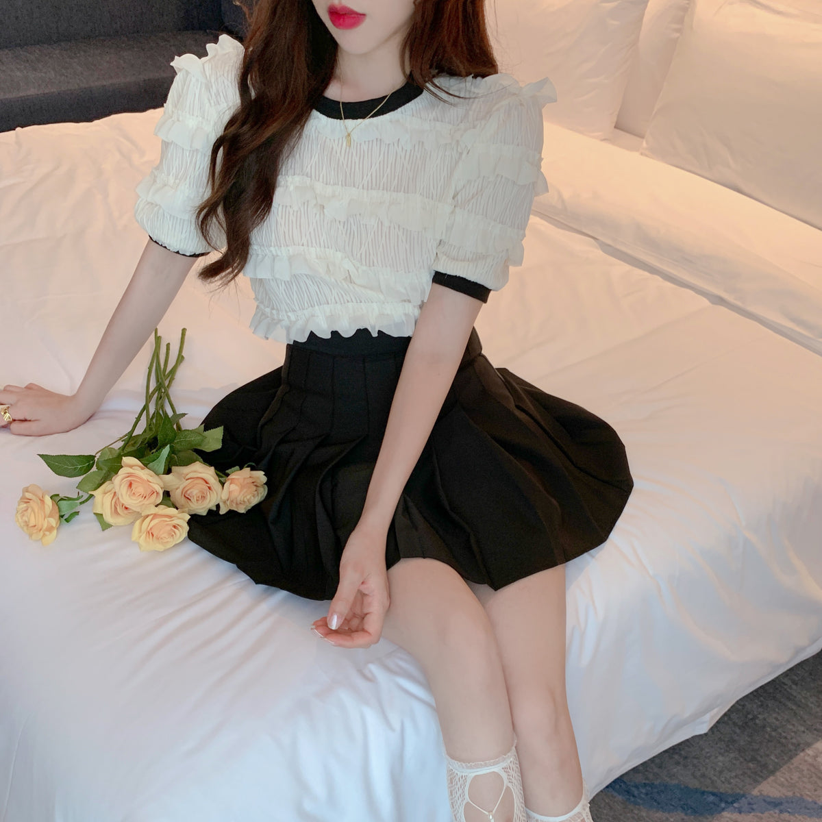 💕法式溫柔可愛木耳邊圓領顯瘦上衣
