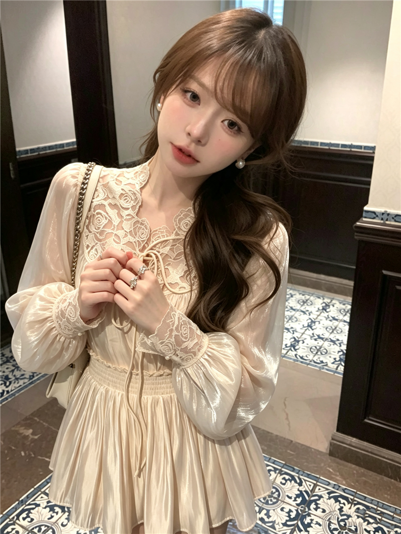 💕香榭琉光珠光緞面溫柔蕾絲拼接兩件套
