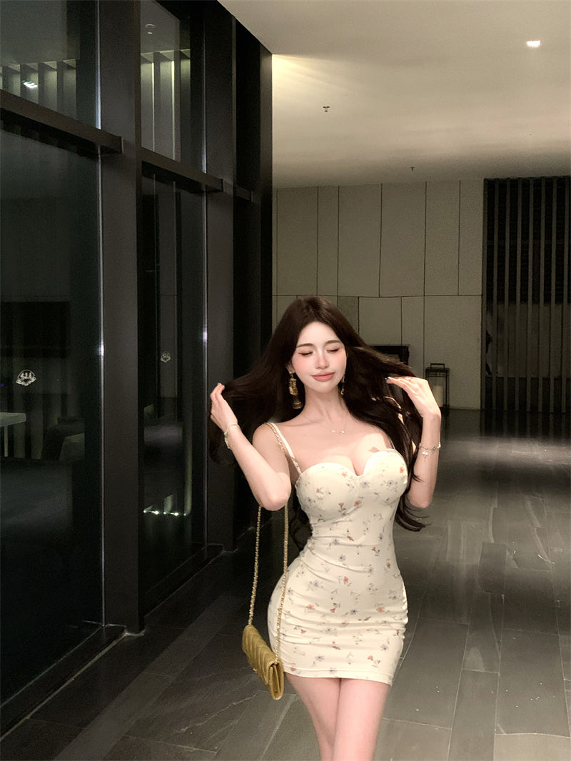 💕約會性感少女感碎花彈力抹胸吊帶連衣裙