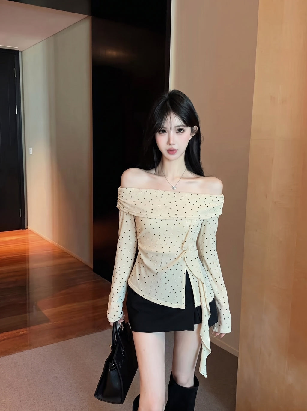 💕氣質杏色點點一字肩顯瘦不規則長袖上衣