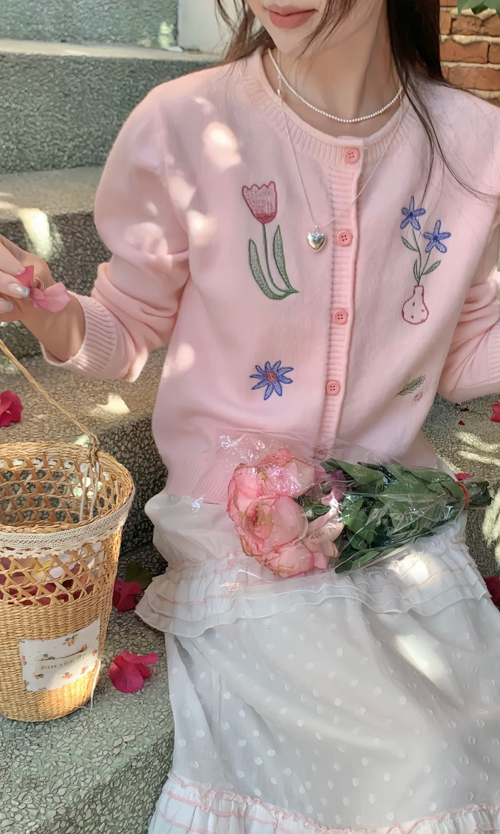 💕慵懶甜美粉色刺繡小花翻領針織開衫
