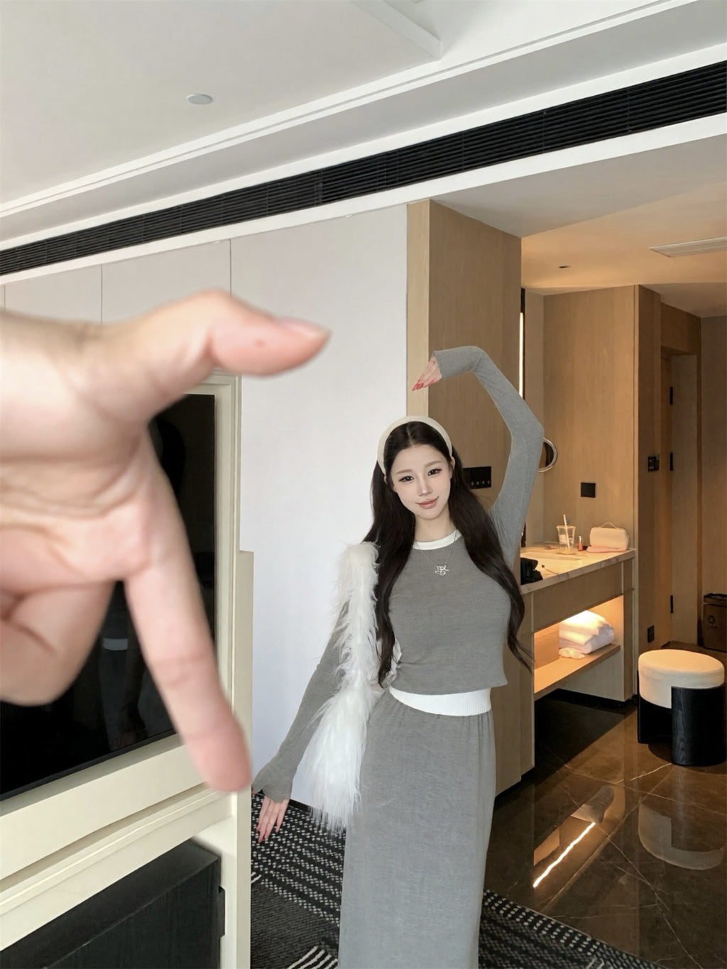 💕磨毛加絨修身圓領撞色短上衣+寬鬆半長裙兩件套