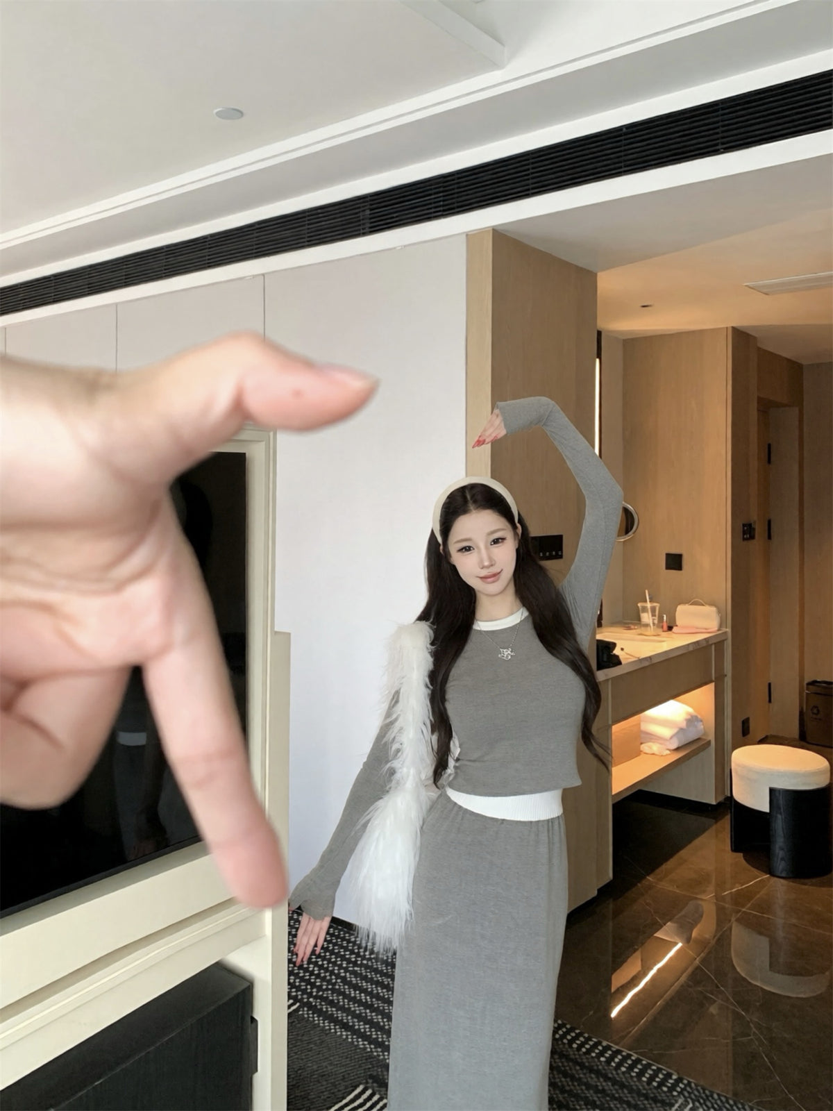 💕磨毛加絨修身圓領撞色短上衣+寬鬆半長裙兩件套