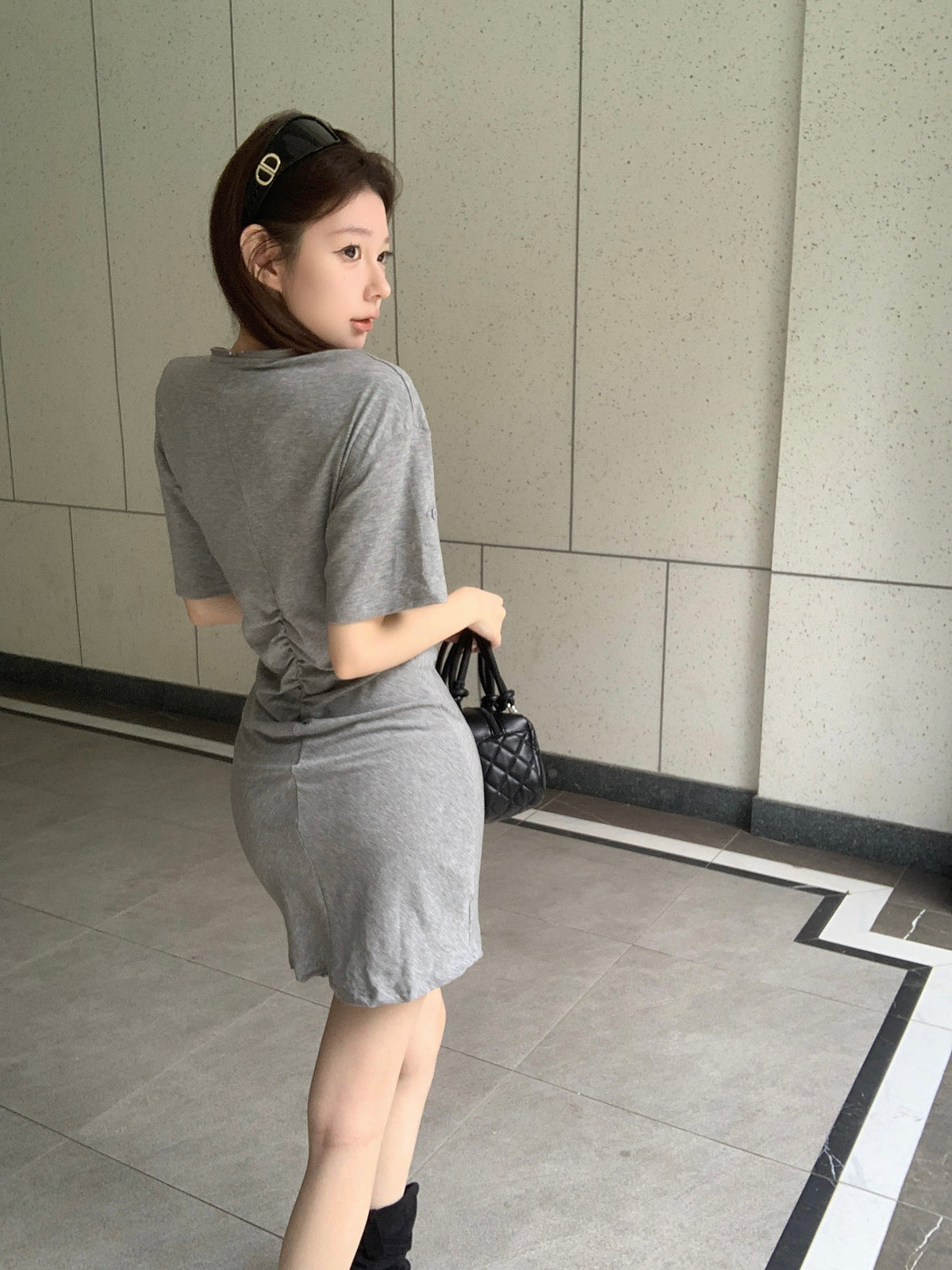 💕休閒簡約韓系黑色收腰V領拉鍊短裙